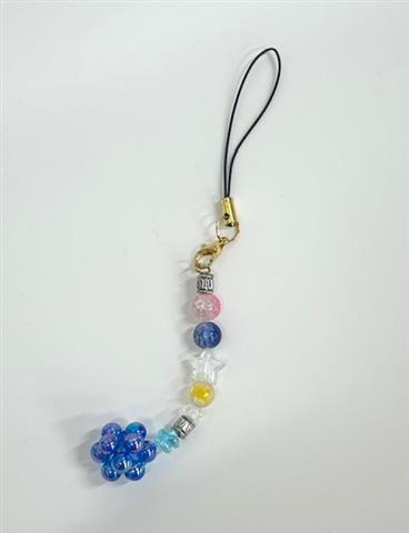 4月月間工作「青い地球のビーズボールストラップ」